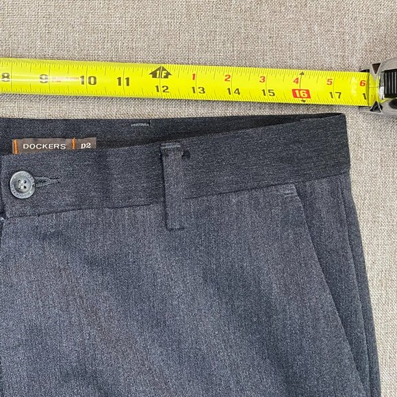 Dockers D2 Khaki Pants Men 34 x 30 Straight Fit Gray Flat Front Office Business - Picture 12 of 16